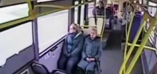 Zasniecie za kierownica autobusu