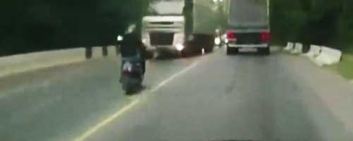 Zasnęła podczas jazdy na skuterze