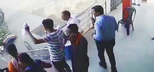 Przewrócona na ludzi ciężarówka