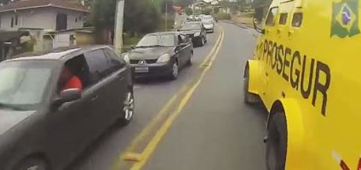 Ucieczka na motorze przed policjantem