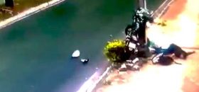 Zderzenie motocyklisty ze słupem, przynosi natychmiastowy zgon.