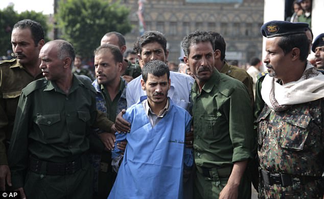 Zdjęcie powieszonego mordercy i gwałciciela