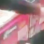 Sprzedawca zaatakowany tasakiem prosto w głowę, aż zaiskrzyło od uderzenia.