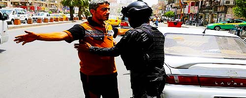 Przeszukanie przez policjanta