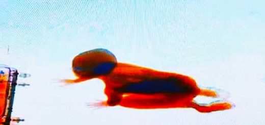 Dziecko i skaner na lotnisku