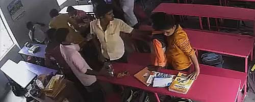 Rzut o ziemię kolegą z klasy