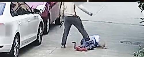 Agresywny rowerzysta