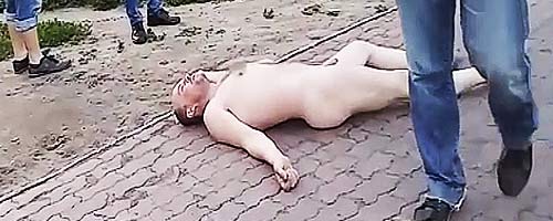 Rosjanin nago znokautowany