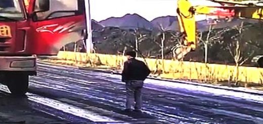 Cofająca ciężarówka