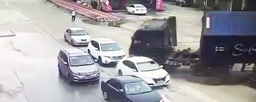 Wywrócona ciężarówka