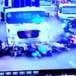 Ciężarówka wbija się w grupę ponad 20 motocyklistów.