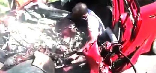 Wrak auta z martwymi