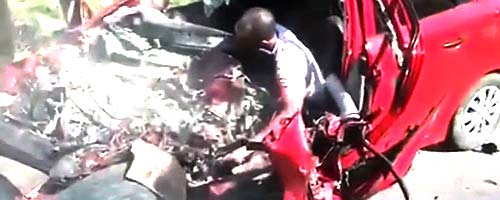 Wrak auta z martwymi