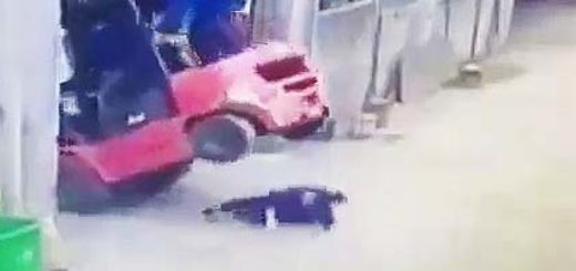 Kobieta i wozek widłowy