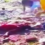 Ukamienowanie młodego chłopaka w jednym z czarnych krajów.