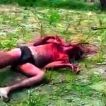 Wiejski samosąd z drewnianymi kijami oraz szpadlem w roli głównej.