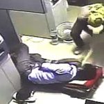 Morderstwo ciecia, śpiącego w bankomacie przez zmasakrowanie mu twarzy.