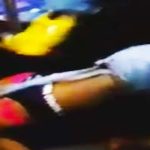 Transseksualista pobity przez chłopaka w autobusie, aż do nieprzytomności.