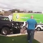 Atak na policjanta batonem, zakończony odstrzeleniem agresora.